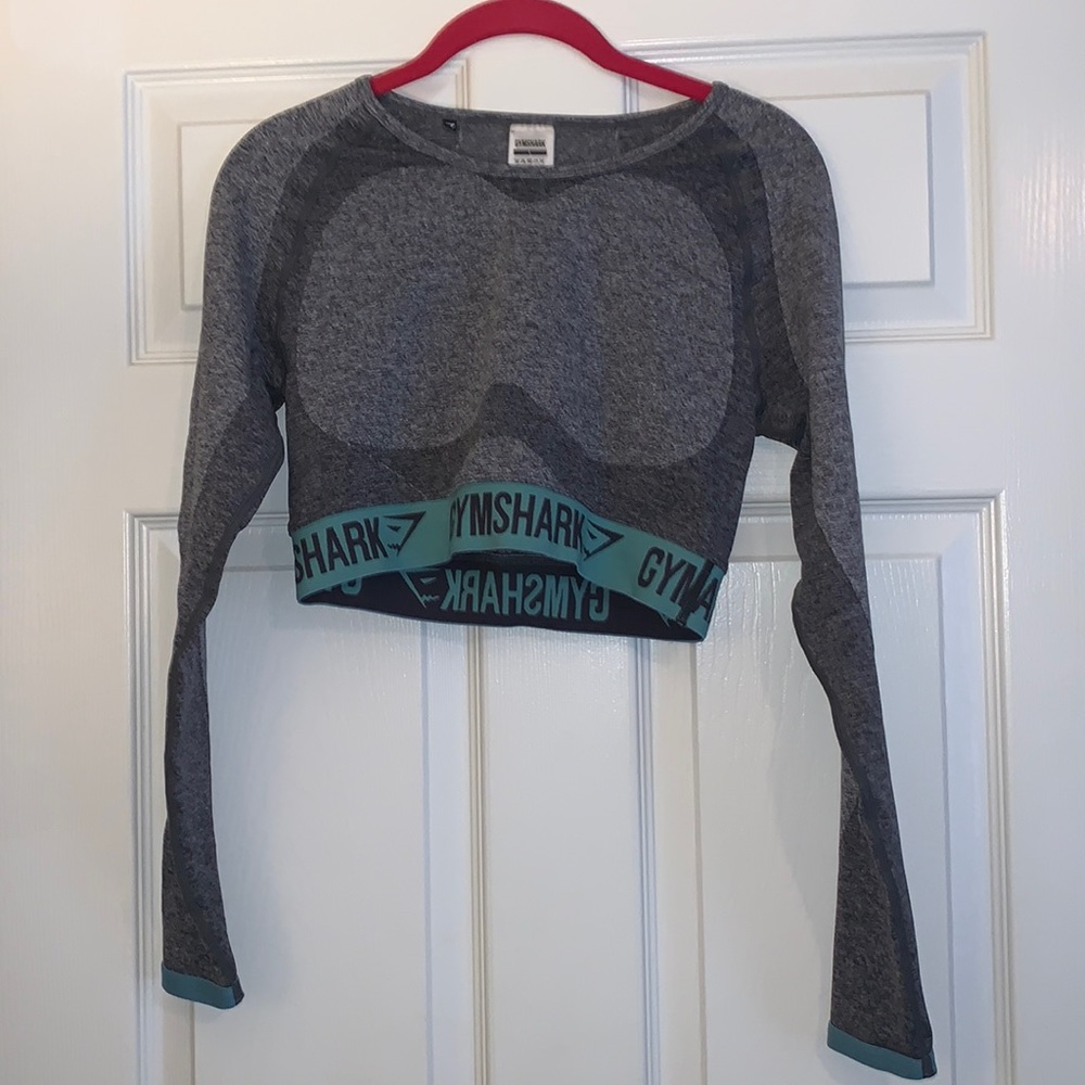 Gym shark long sleeve crop top